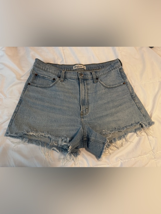 Abercrombie & Fitch Pants - Abercrombie & Fitch Light Wash Denim Frayed Hem Shorts